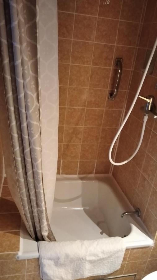 Bames Badurach Metzingen Stuttgart Apartamento Bad Urach Exterior foto